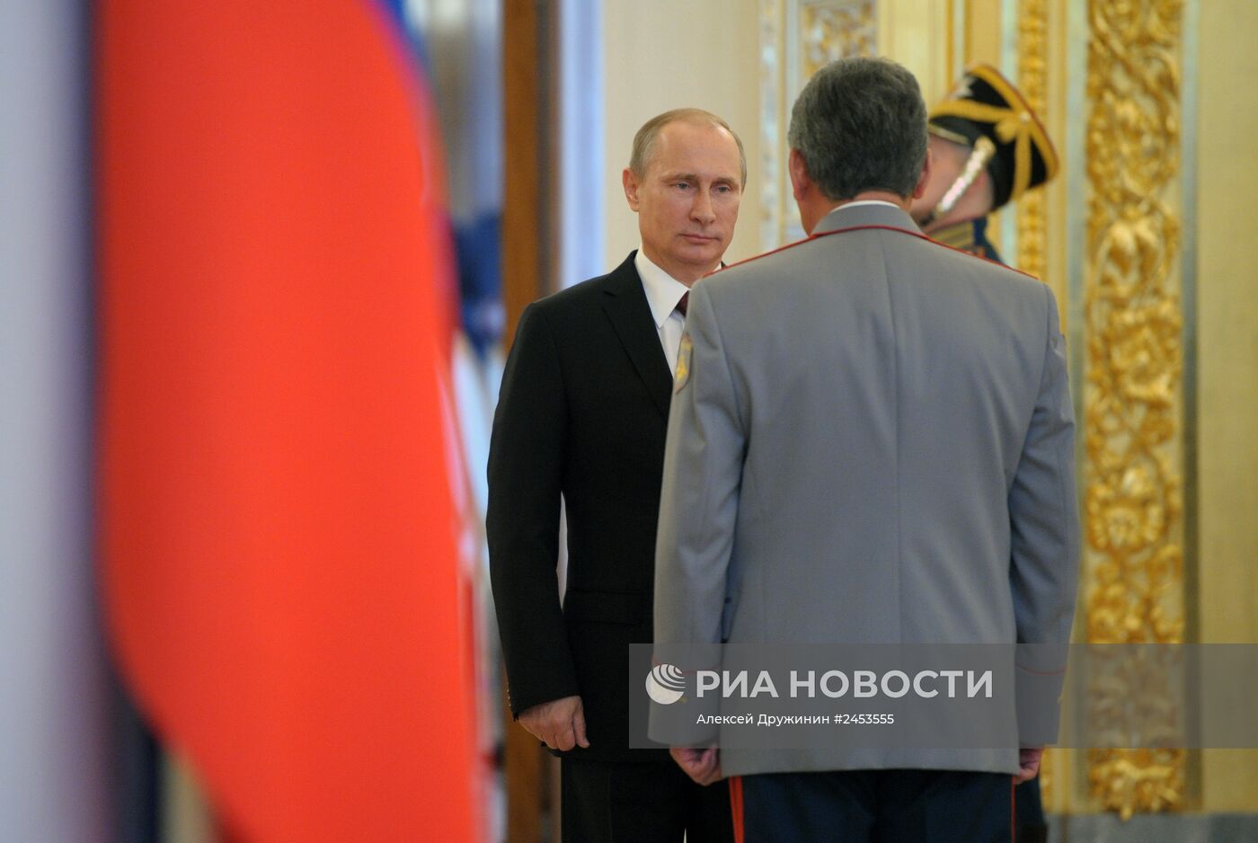 В.Путин дал прием в Кремле в честь выпускников военных вузов