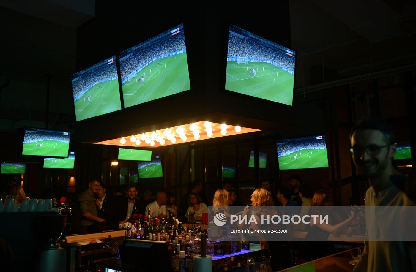 Трансляция матча ЧМ-2014 по футболу Алжир - Россия