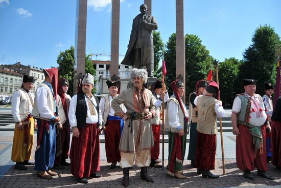 Марш-парад, приуроченный к 200-летию со дня рождения Т.Шевченко во Львове