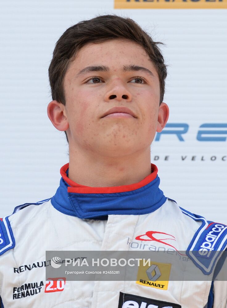 Автоспорт. Мировая серия "Рено". Российский этап. Второй день