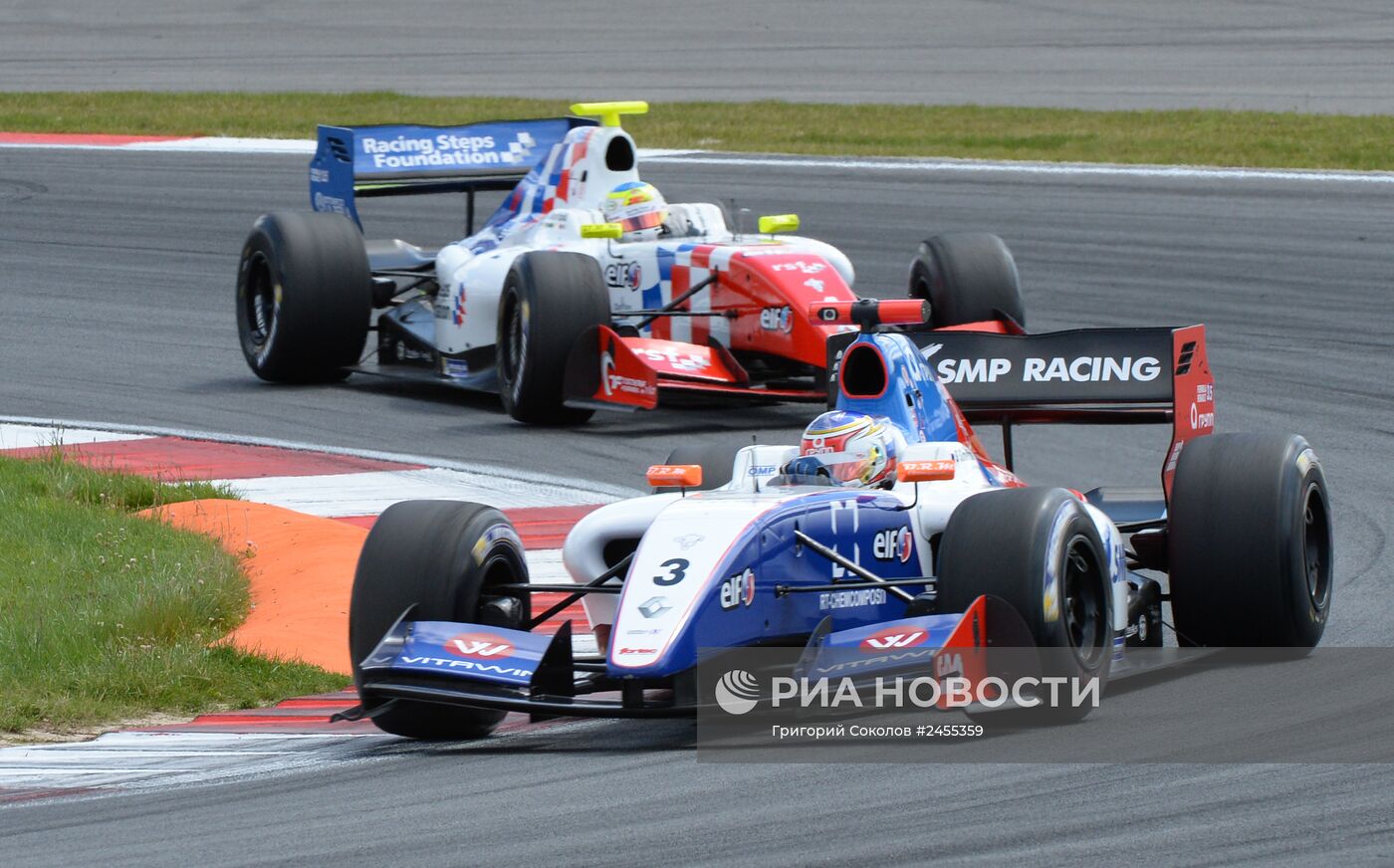 Автоспорт. Мировая серия "Рено". Российский этап. Второй день