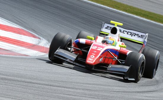 Автоспорт. Мировая серия "Рено". Российский этап. Второй день