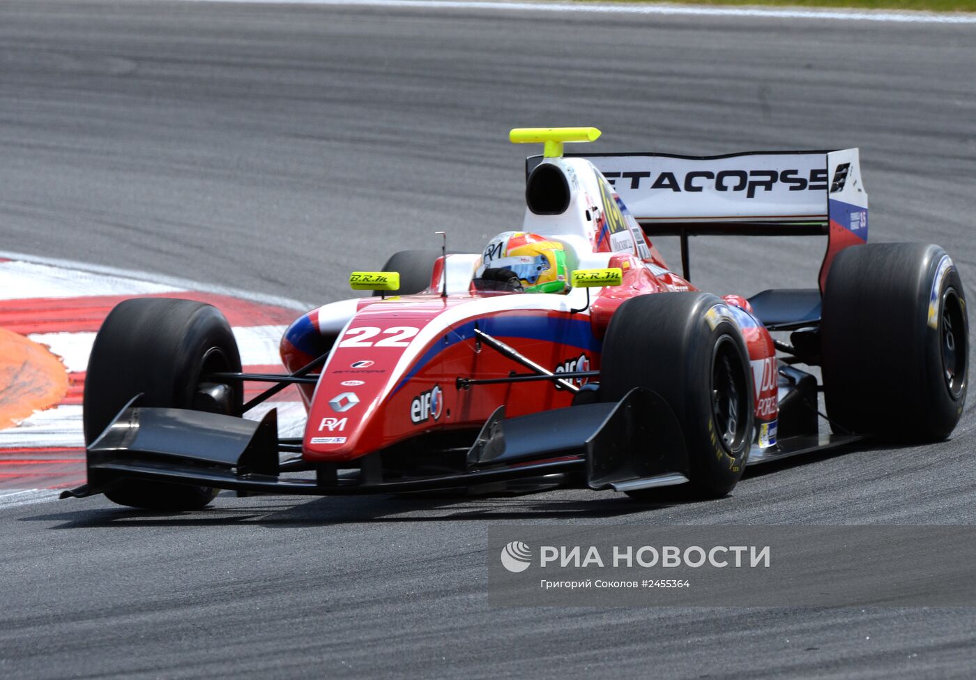 Автоспорт. Мировая серия "Рено". Российский этап. Второй день