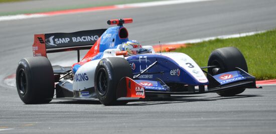 Автоспорт. Мировая серия "Рено". Российский этап. Второй день