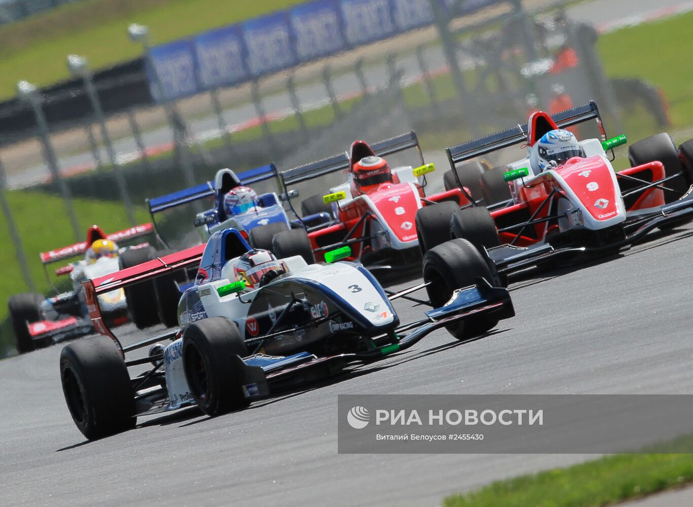 Автоспорт. Мировая серия "Рено". Российский этап. Второй день