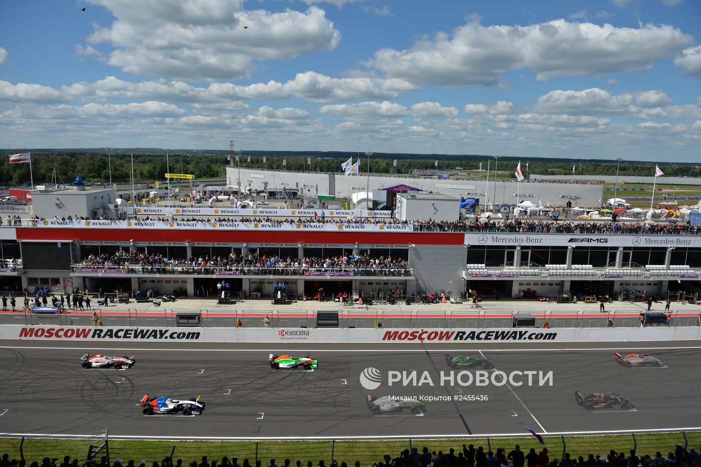 Автоспорт. Мировая серия "Рено". Российский этап. Второй день