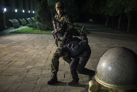 Группа быстрого реагирования народного ополчения в Луганске