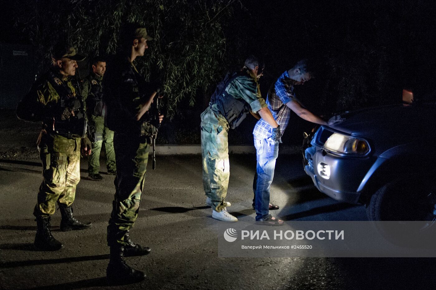 Патрулирование Луганска во время комендатского часа