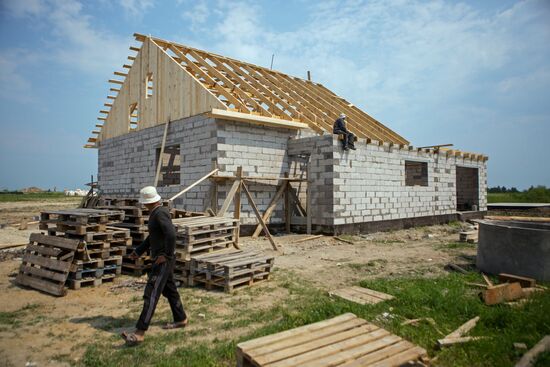 Cтроительство домов для пострадавших от паводка в Амурской области
