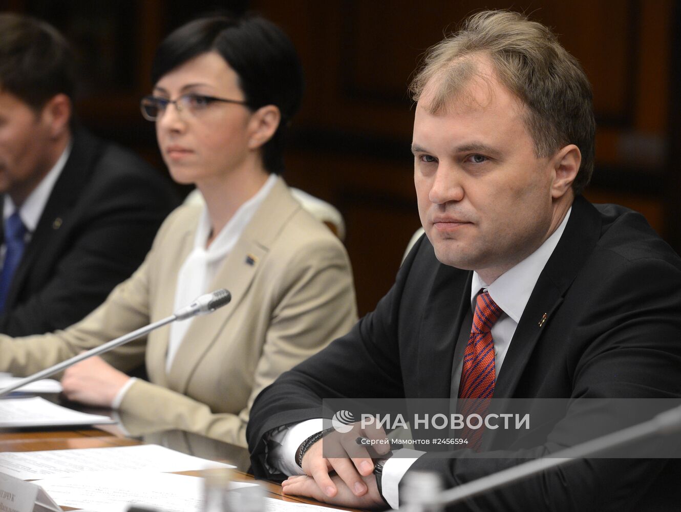 Дмитрий Рогозин и Евгений Шевчук подписали ряд двусторонних соглашений о сотрудничестве
