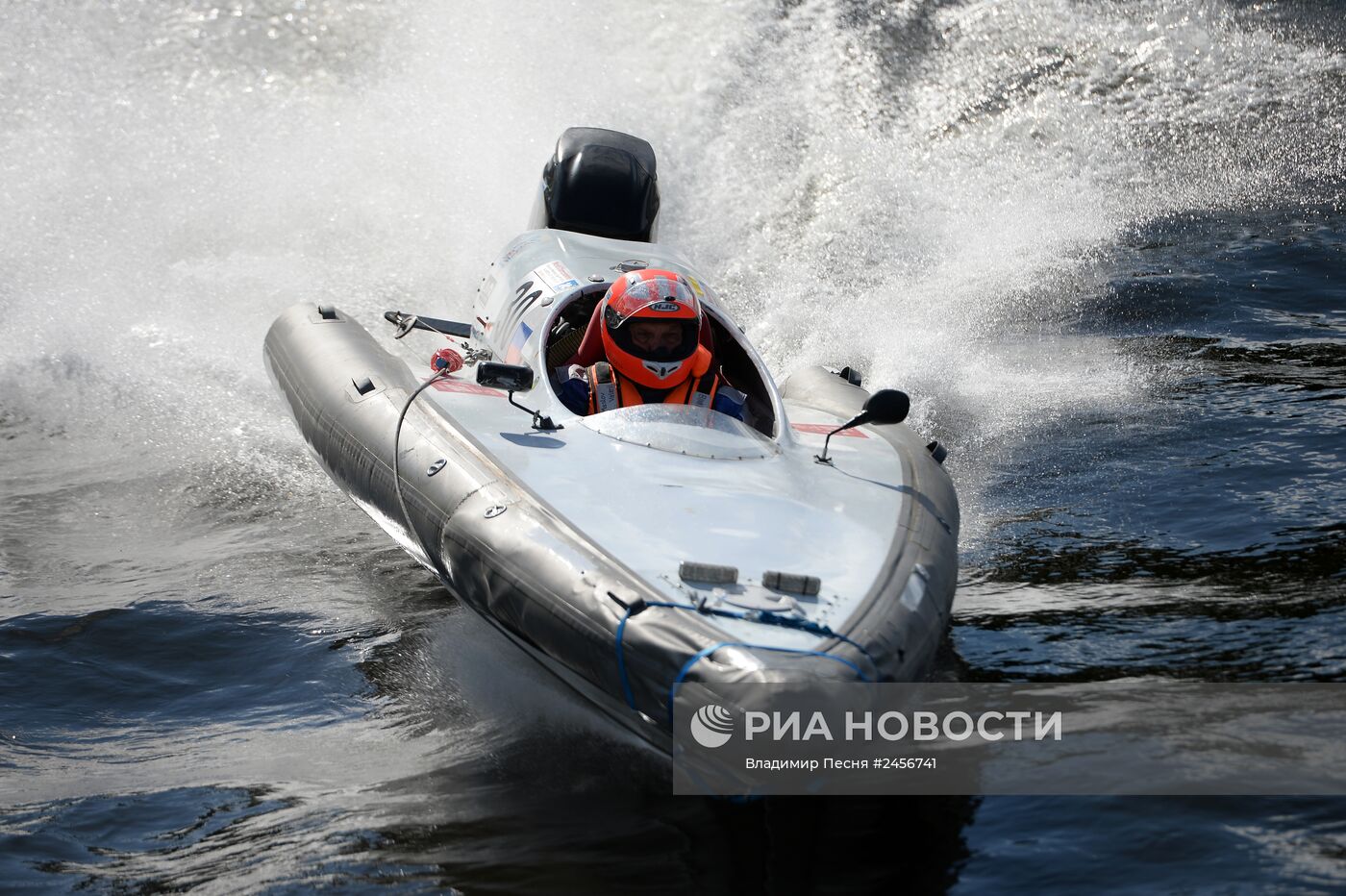 Чемпионат мира по водно-моторному спорту в Санкт-Петербурге