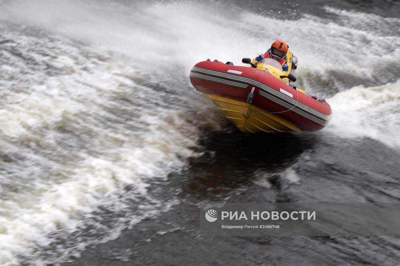 Чемпионат мира по водно-моторному спорту в Санкт-Петербурге