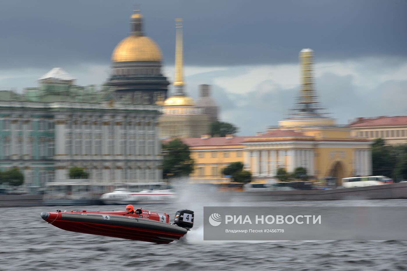 Чемпионат мира по водно-моторному спорту в Санкт-Петербурге