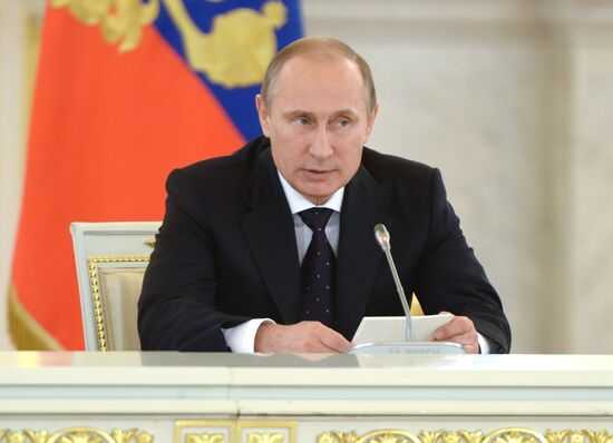 В.Путин провел заседание Совета по межнациональным отношениям