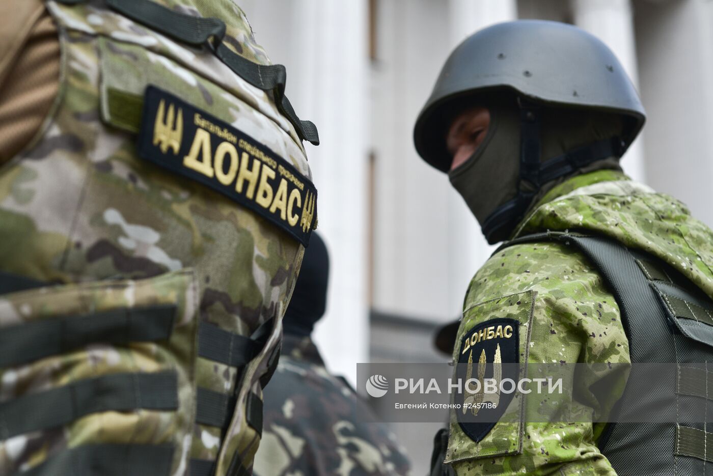 Усиление мер безопасности у Верховной Рады Украины в Киеве