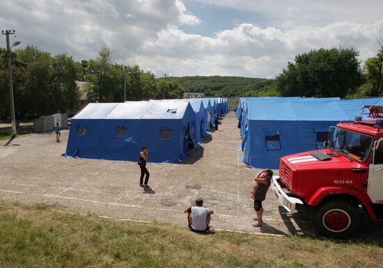 Лагерь МЧС для беженцев в Симферополе