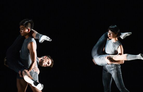 Премьерный показ современного балета "Каракули" в рамках Фестиваля китайской культуры в России