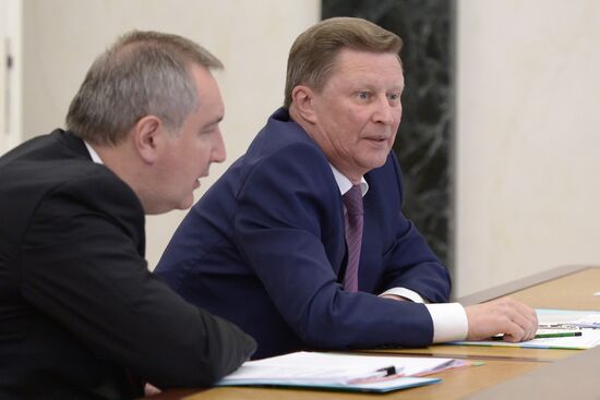 В.Путин провел заседание Комиссии по вопросам ВТС