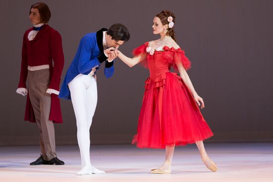 Репетиция одноактного балета "Маргарита и Арман" на сцене Мариинского театра