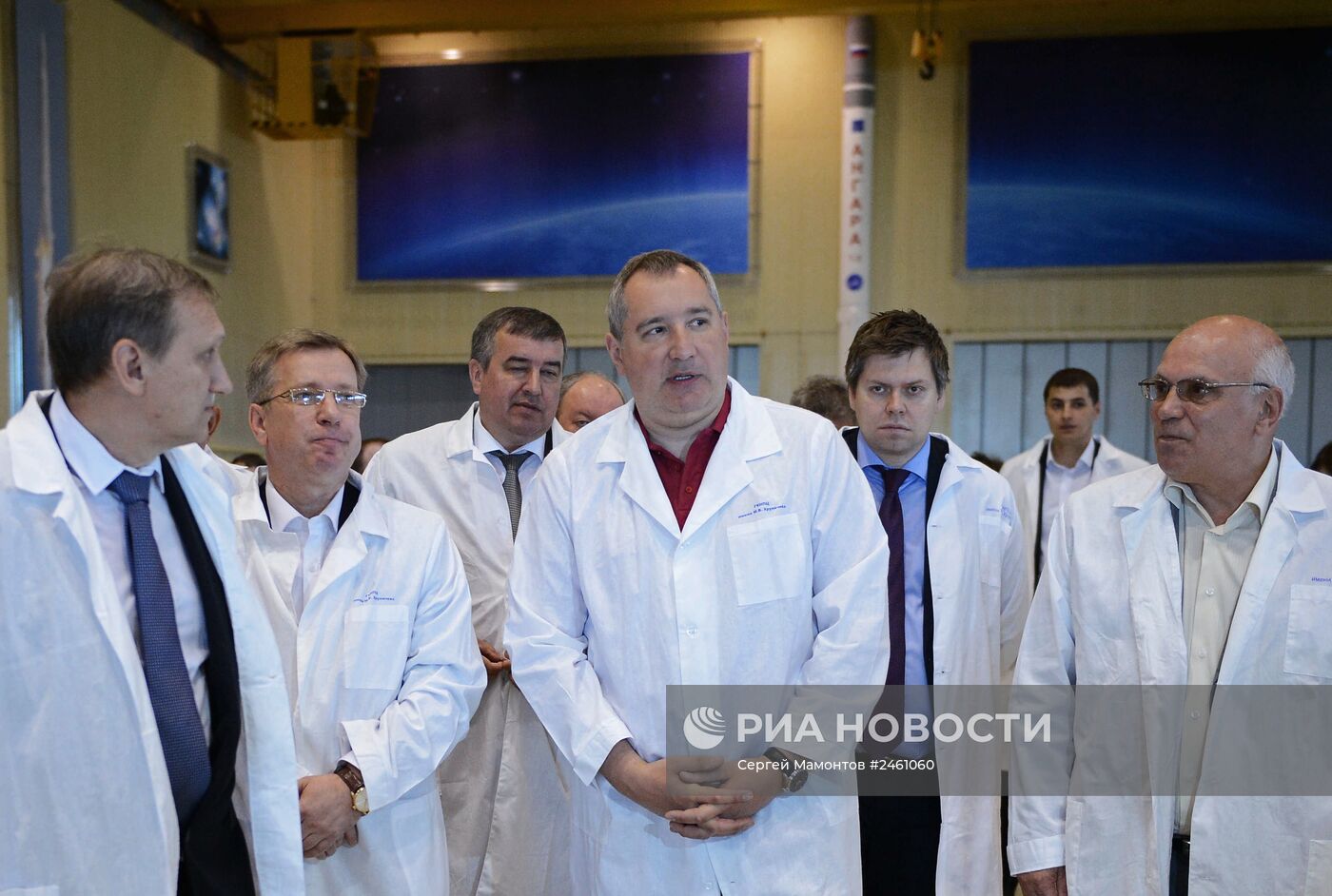 Д.Рогозин посетил ГКНПЦ имени М.В.Хруничева