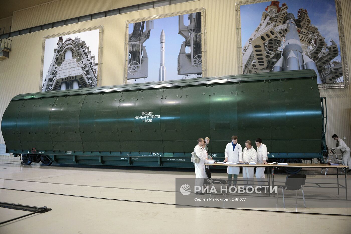 Д.Рогозин посетил ГКНПЦ имени М.В.Хруничева