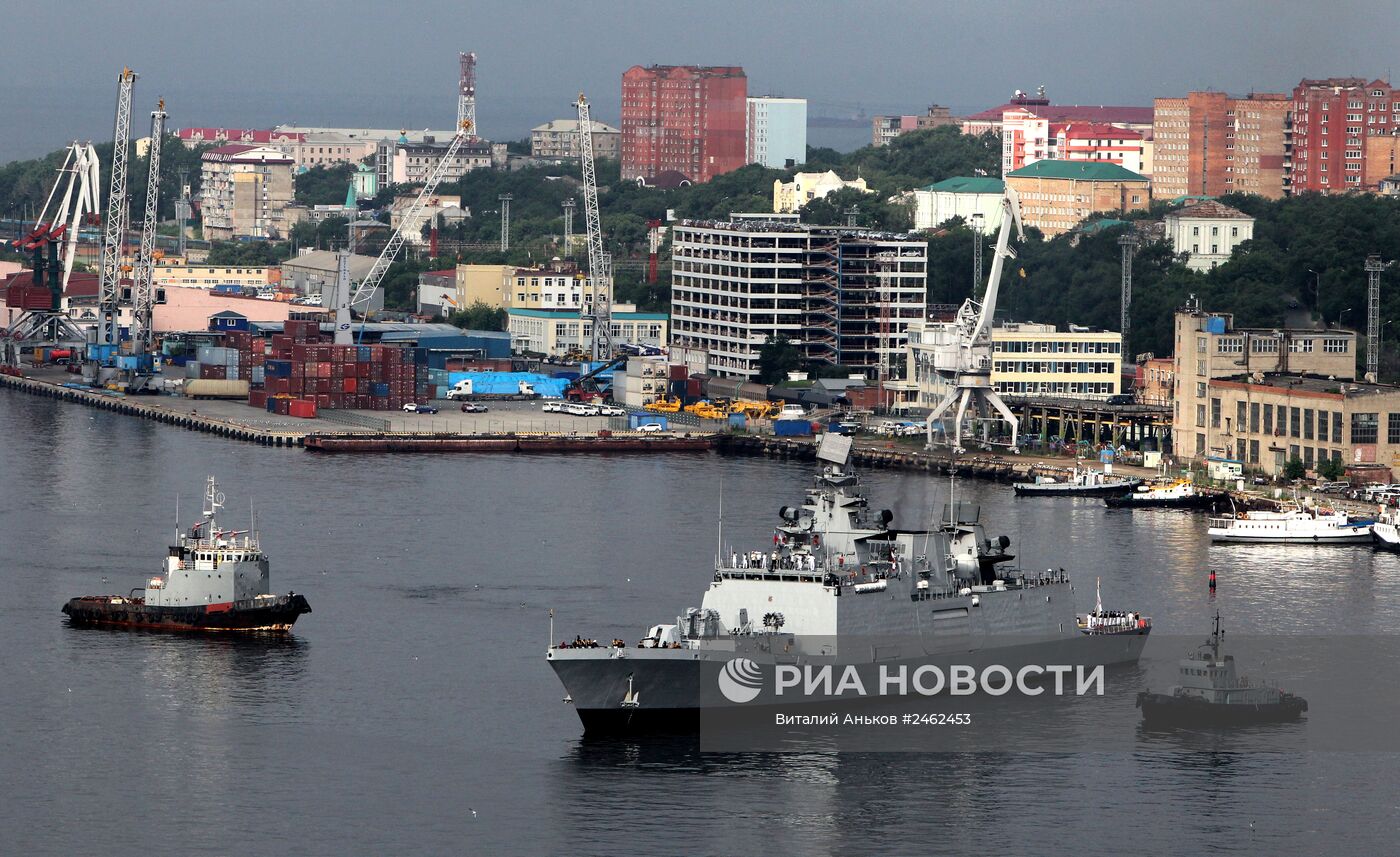Встреча отряда кораблей ВМС Индии во Владивостоке