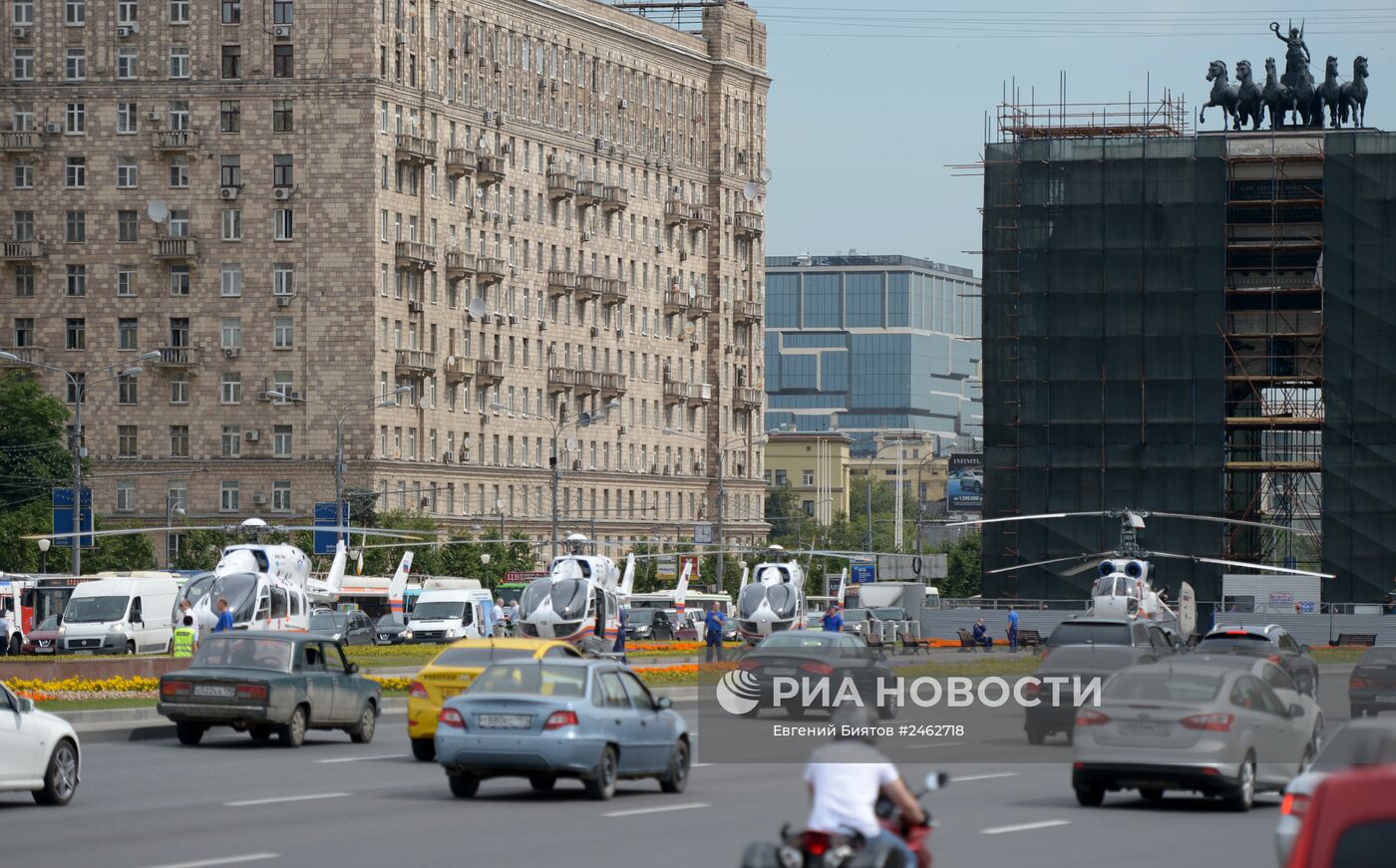 Вагон поезда метро сошел с рельсов на перегоне "Парк Победы" - "Славянский бульвар"