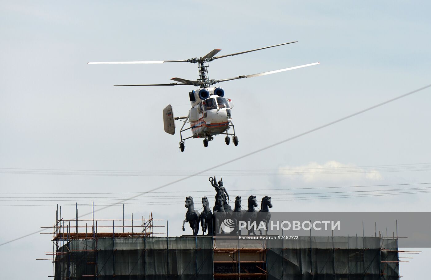 Вагон поезда метро сошел с рельсов на перегоне "Парк Победы" - "Славянский бульвар"