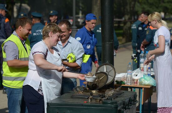 Вагон поезда метро сошел с рельсов на перегоне "Парк Победы" - "Славянский бульвар"