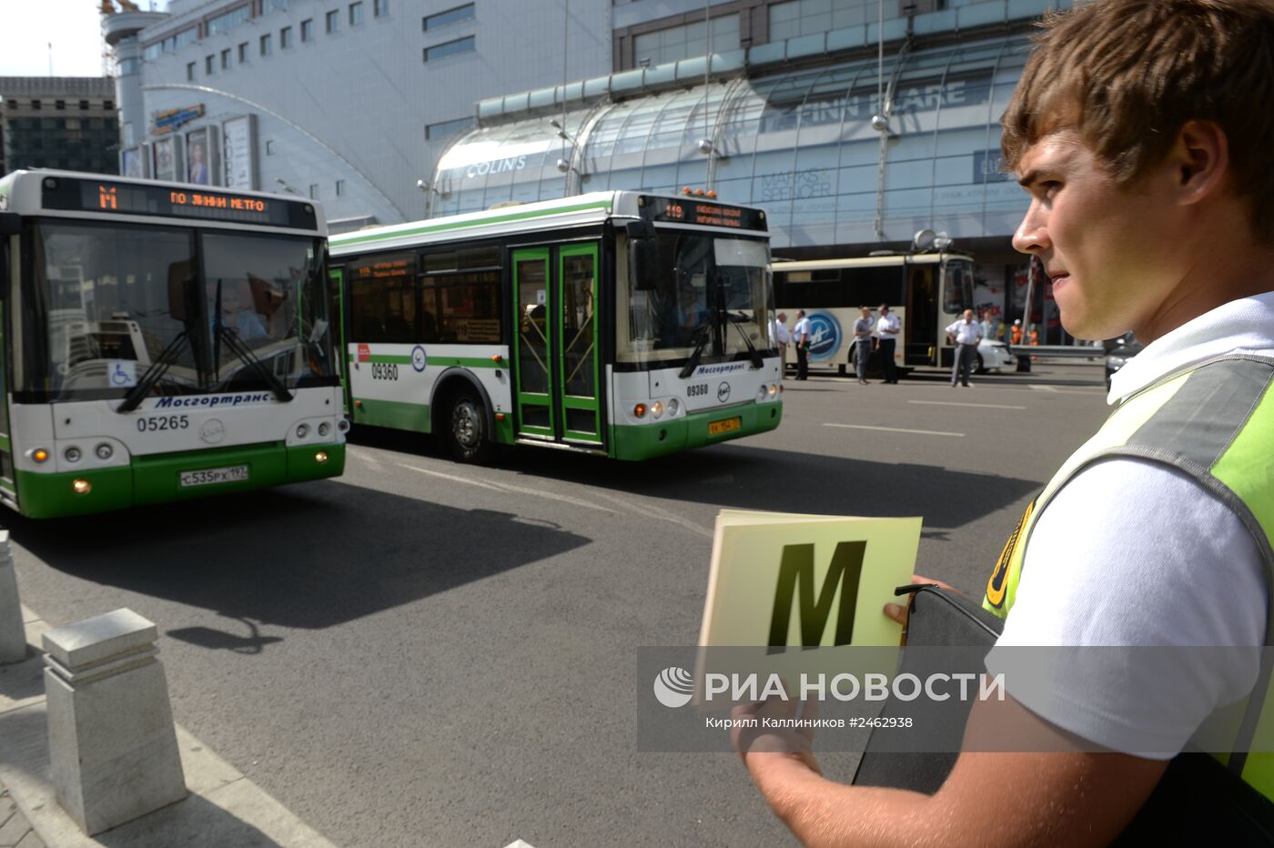 Дополнительные автобусы работают в районе аварии в московском метро | РИА  Новости Медиабанк