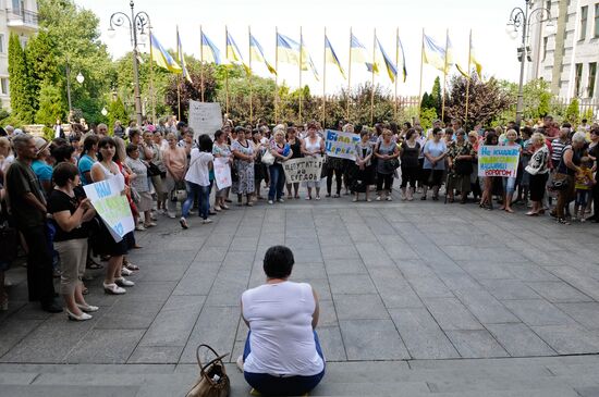Всеукраинская акция матерей и жен военнослужащих, участвующих в спецоперации на востоке Украины