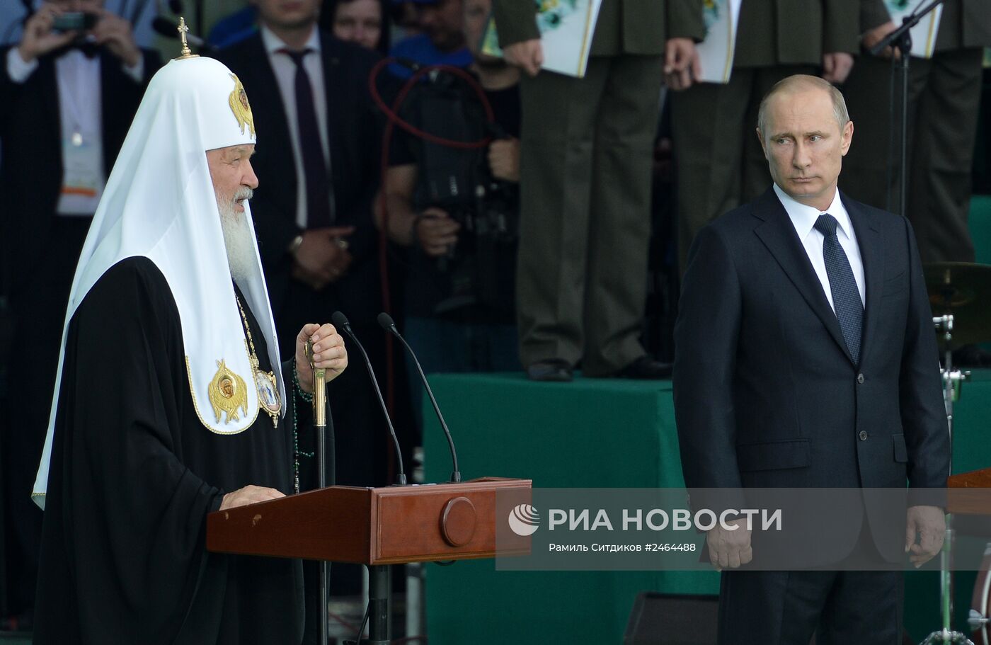 В.Путин принимает участие в мероприятиях к 700-летию со дня рождения Сергия Радонежского