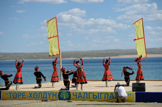 Фестиваль–конкурс тувинских национальных танцев