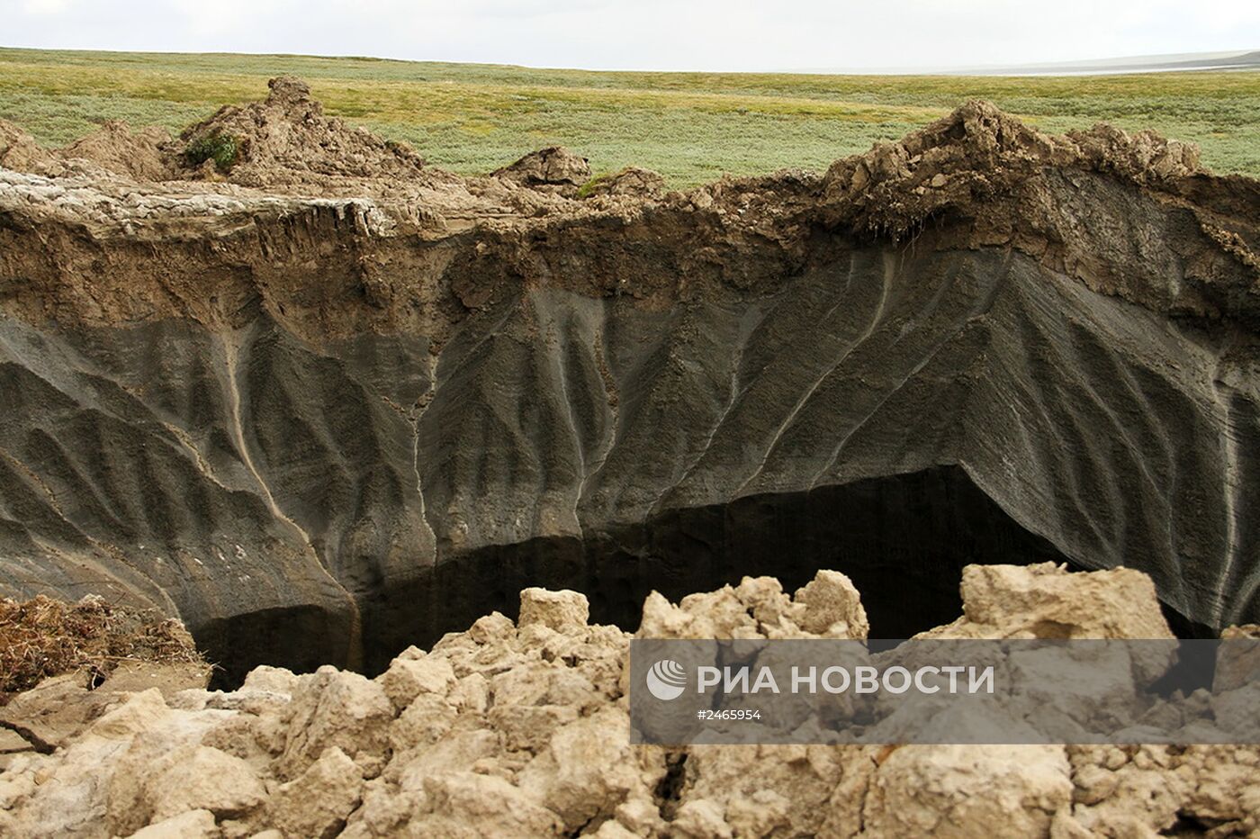 Кратер неизвестного происхождения обнаружен на Ямале