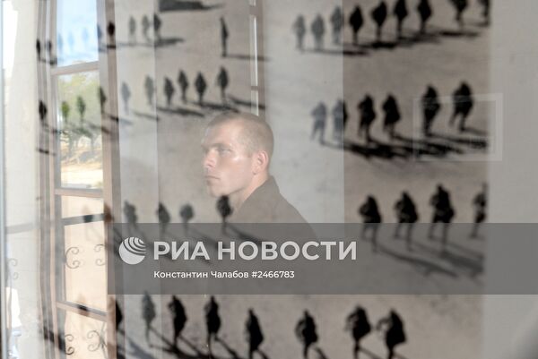 Фотовыставка "Армия и флот – главные союзники России" в Севастополе