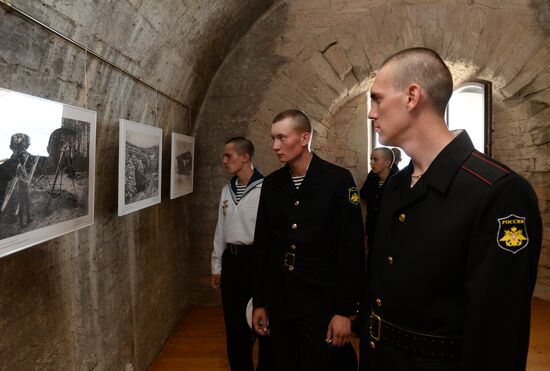 Фотовыставка "Армия и флот России" в Севастополе