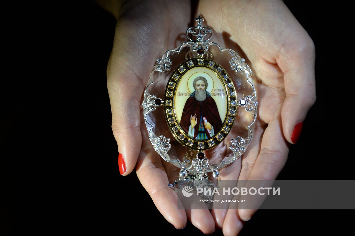 Хрустальная икона для Троице-Сергиевой Лавры изготовлена в Екатеринбурге