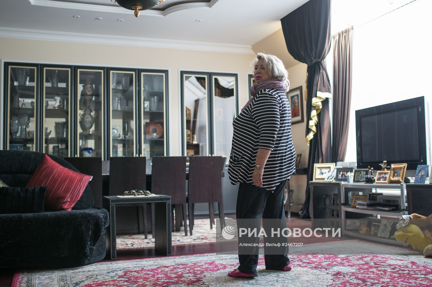 Тренер по фигурному катанию Татьяна Тарасова в своем доме в Подмосковье