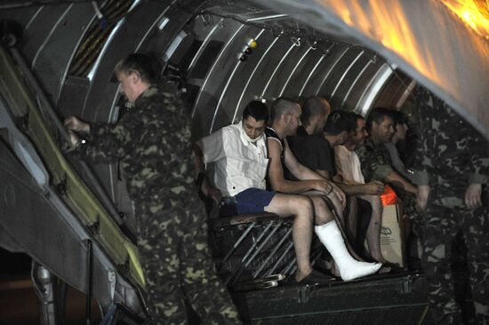 Самолет с выписанными из госпиталя украинскими военными вылетел из Ростова-на-Дону в Одессу