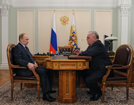 В.Путин провел рабочую встречу с А.Бердниковым