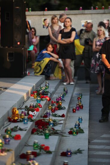 Акция в Харькове в память о погибших в катастрофе малазийского Боинга 777 в Донецкой области