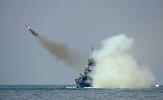 Репетиция парада ко Дню ВМФ в Севастополе
