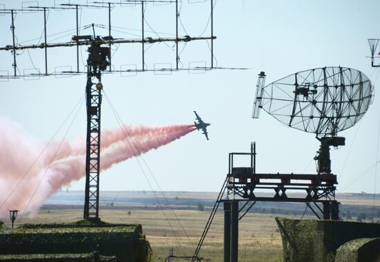 Международный конкурс воздушной выучки летных экипажей "Авиадартс-2014"