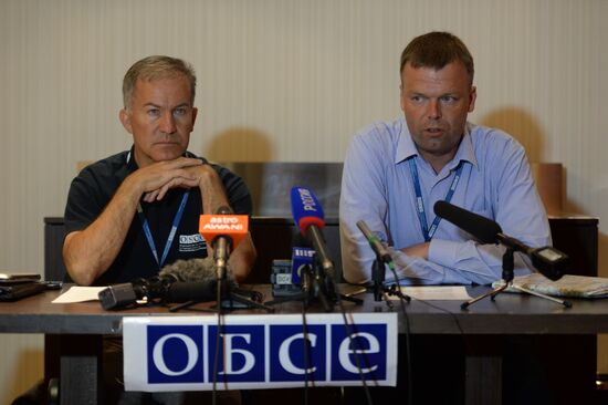 Пресс-конференция миссии ОБСЕ в гостинице Park Inn Донецк