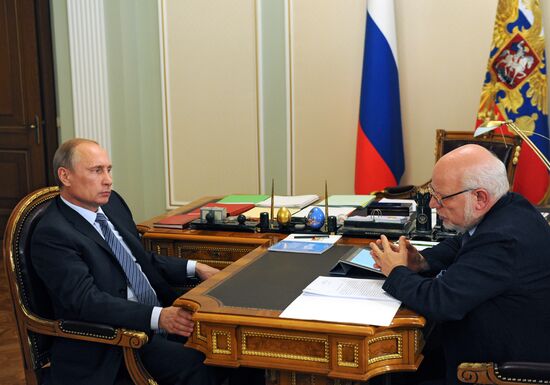В.Путин провел рабочую встречу с М.Федотовым