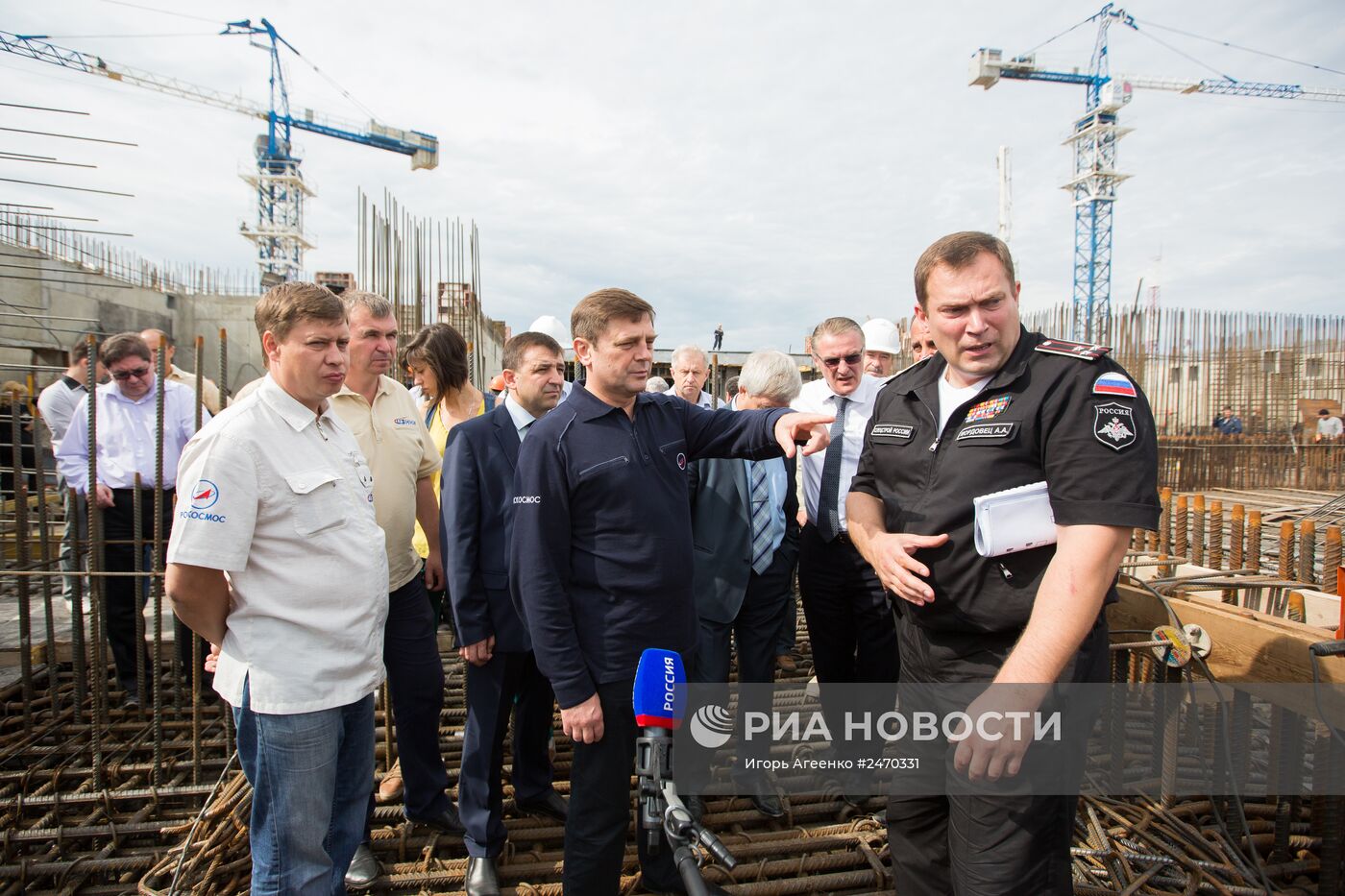 Глава Роскосмоса Олег Остапенко посетил космодром "Восточный"