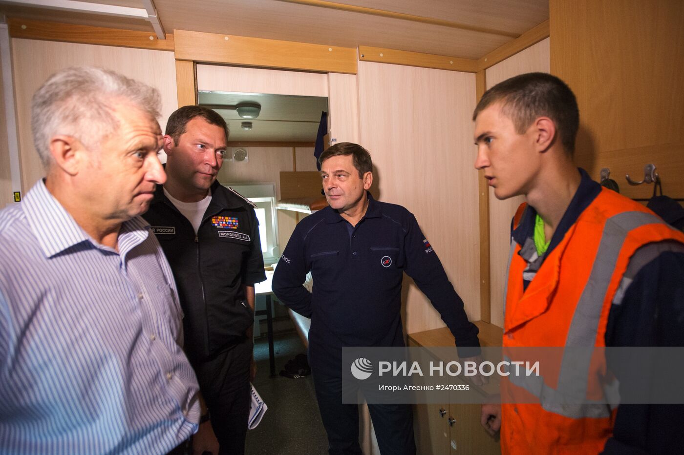 Глава Роскосмоса Олег Остапенко посетил космодром "Восточный"
