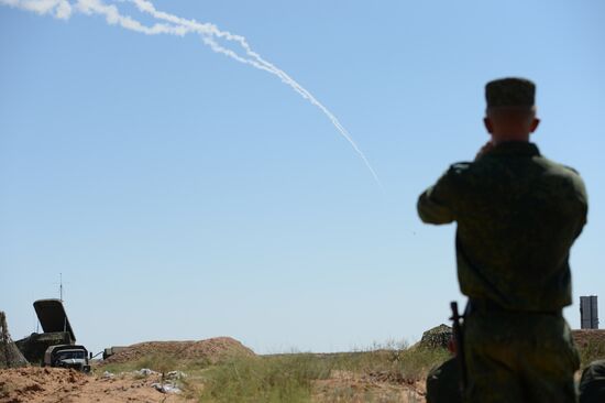 Боевые стрельбы ЗРС С-300 на полигоне Ашулук