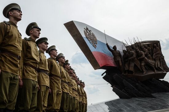В.Путин принял участие в церемонии открытия памятника Героям Первой мировой войны
