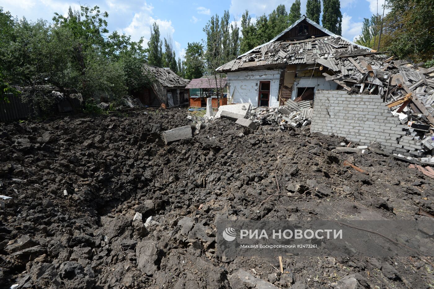 Разрушения в Шахтерске Донецкой области